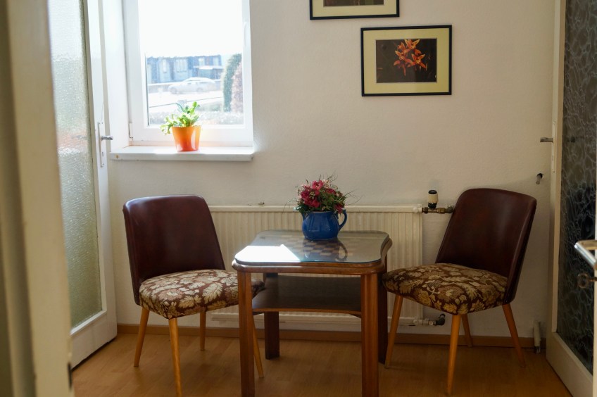 Vorraum mit Schach Loungetisch